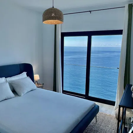 Апартаменты Ocean Cliff *
