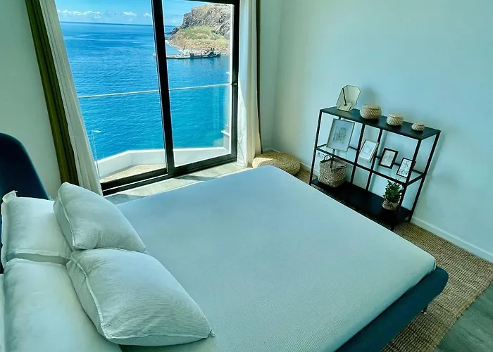 Ocean Cliff Santa Cruz (Madeira)